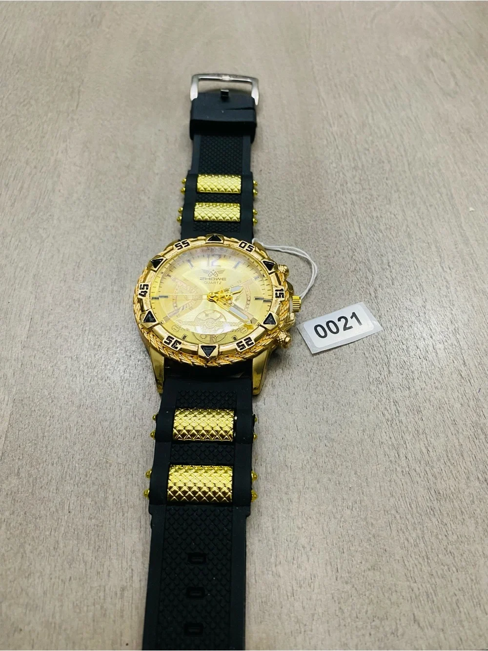 ZHOWE Men’s Analog Quartz Watch Gold Dial Gold Tone Case Black Rubber Strap